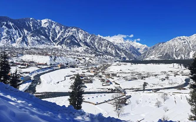 Top 10 Tourist Places To Visit In Pakistan